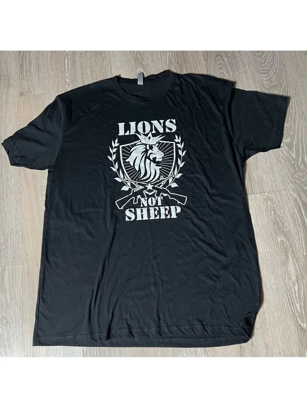 “Lions not sheep” t-shirt Black White Lion Crown Guns AK 47 Rifle Patriot NRA XL